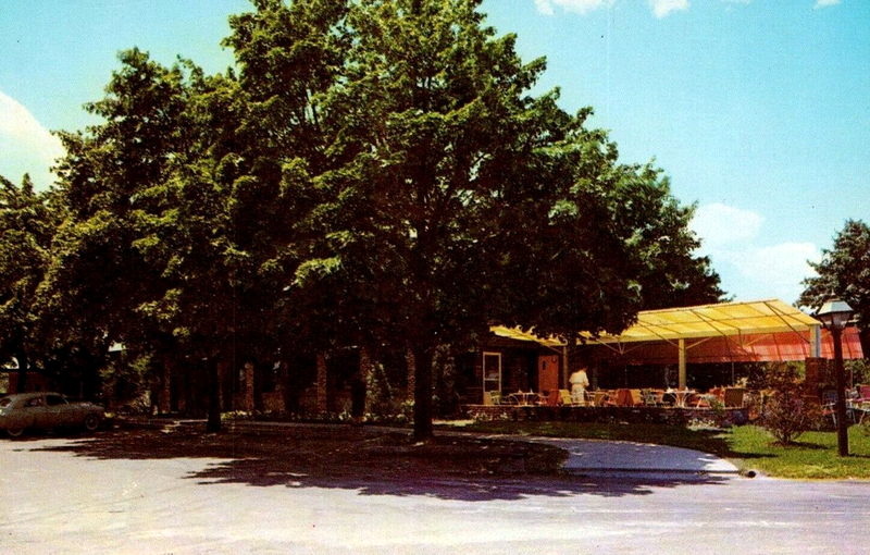 Devon Gables (Port O Three) - Vintage Postcard (newer photo)